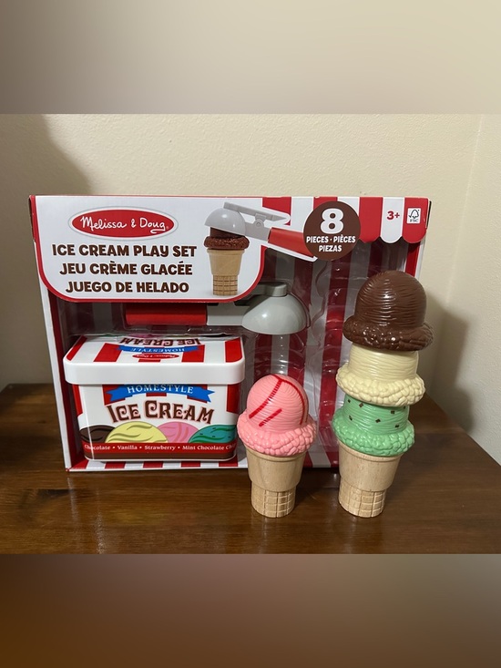 Melissa & Doug Other - Melissa & Doug  Ice Cream Play Set
